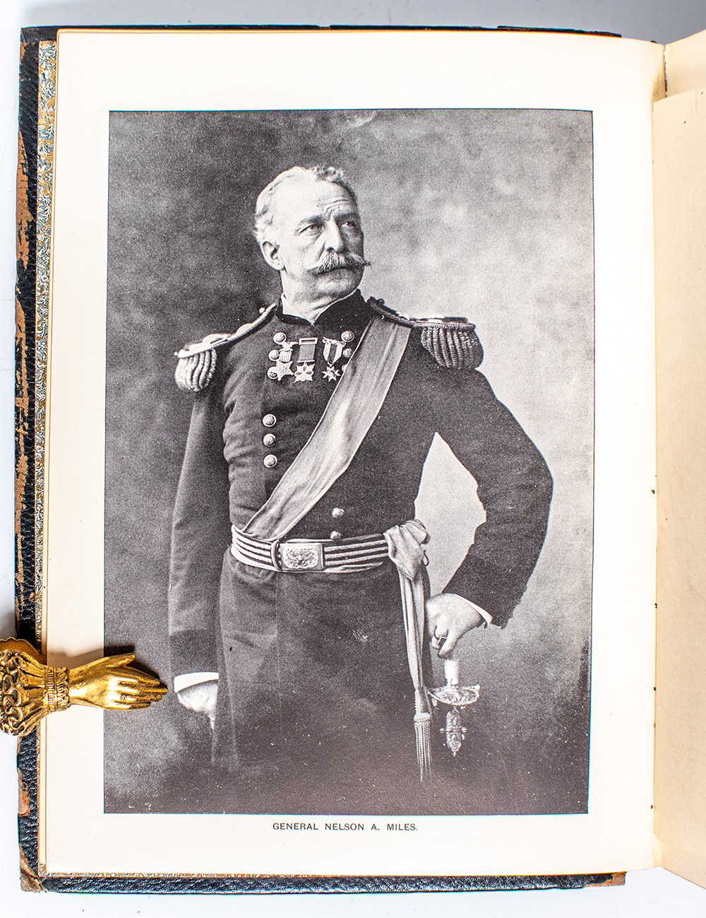 Personal Recollections and Observations of General Nelson A. Miles: Embracing a Brief View of the Civil War or From New England to the Golden Gate and the Story of His Indian Campaigns with Comments on the Exploration, Development and Progress of Our Great Western Empire.