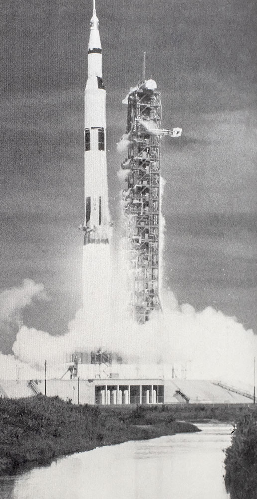 Failure Is Not An Option: Mission Control From Mercury to Apollo 13 and Beyond.