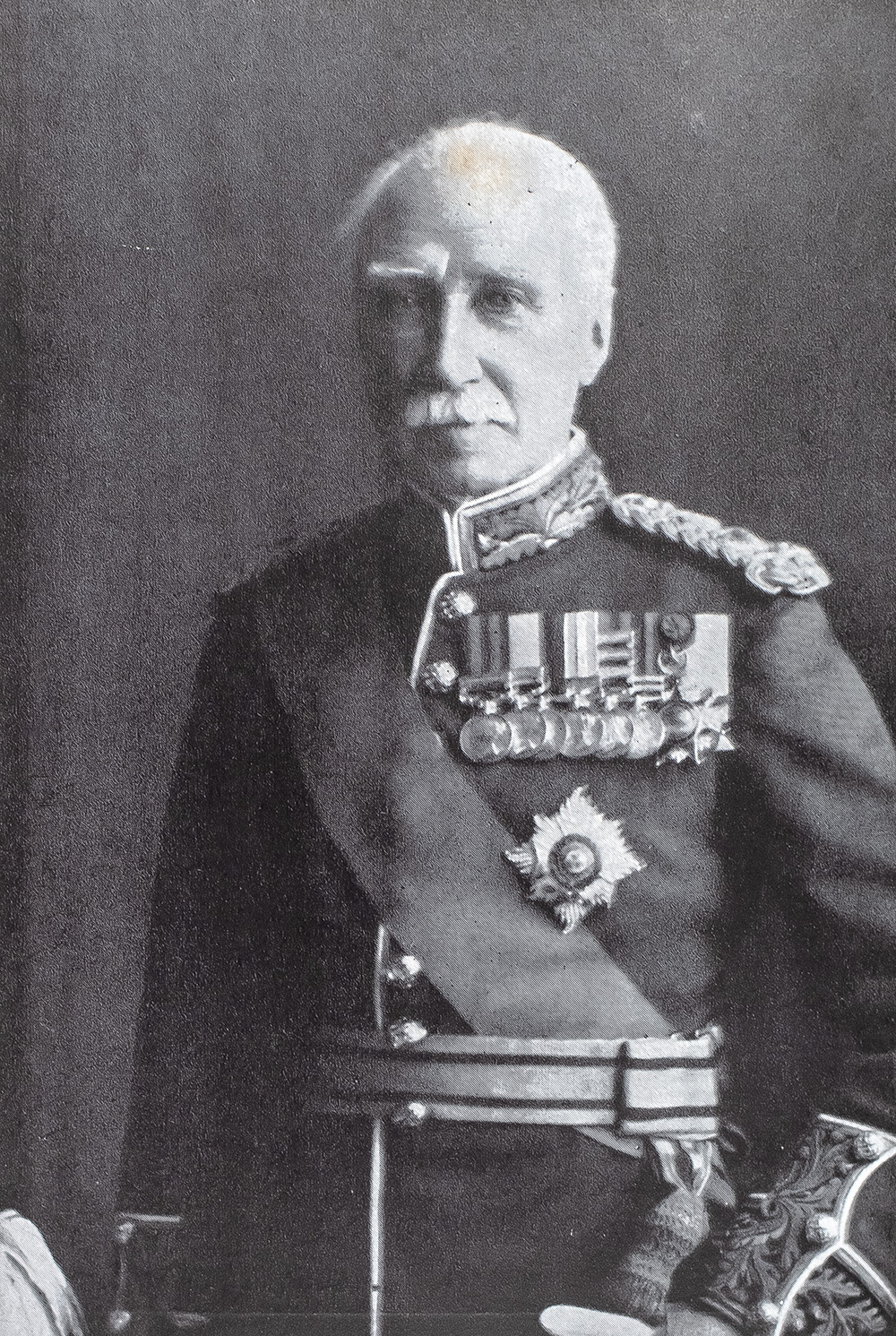 A Roving Commission: My Early Life.