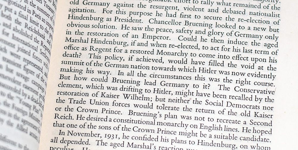 The Second World War. Volume I: The Gathering Storm.