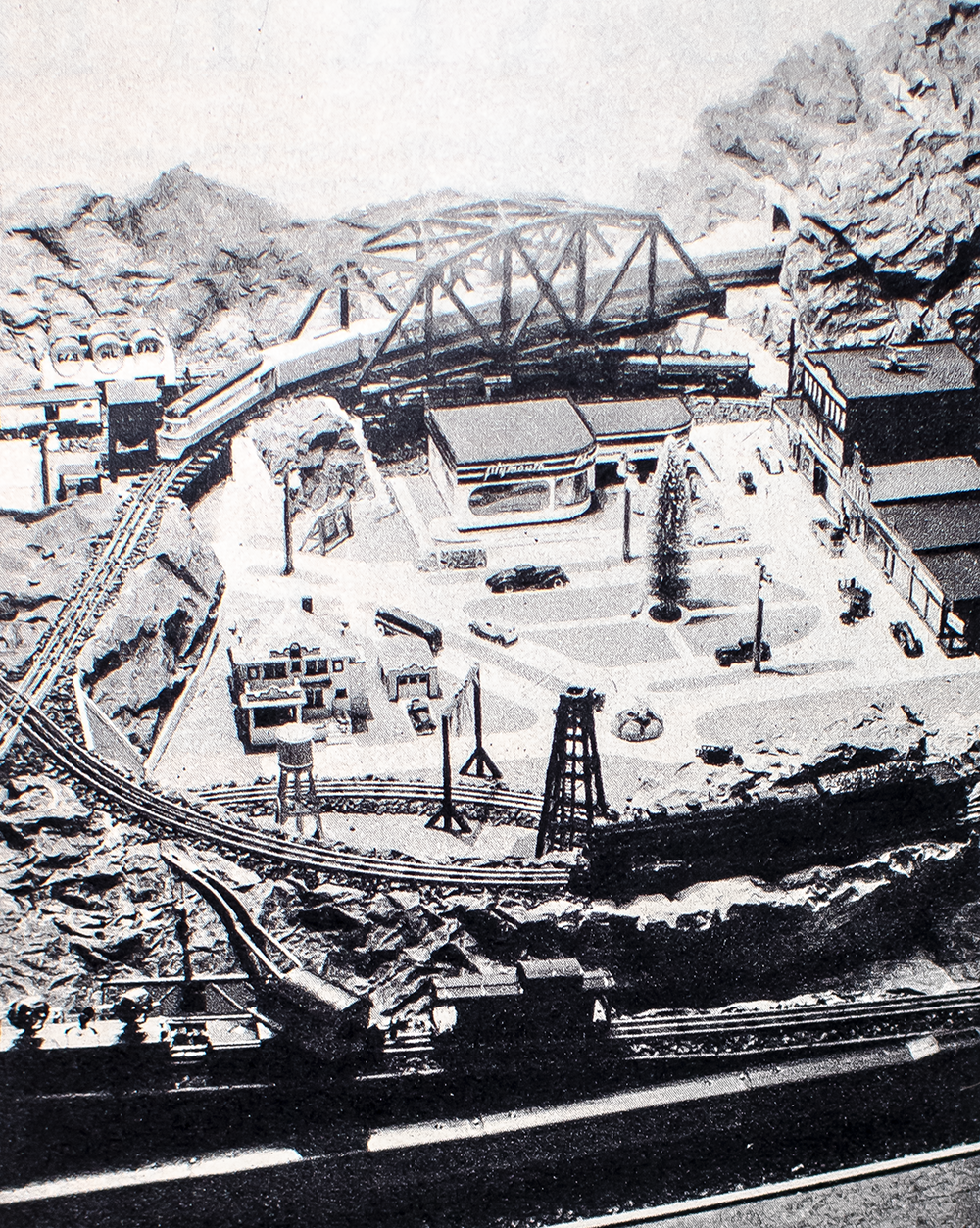 Joe DiMaggio Signed Model Builder Magazine.