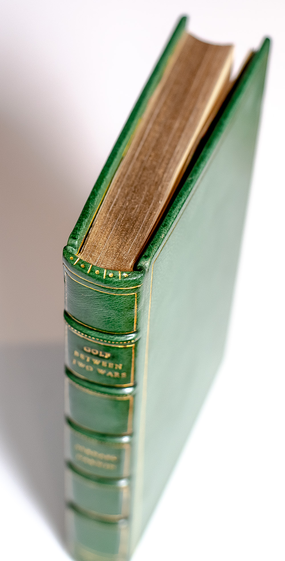 Golf Between Two Wars.