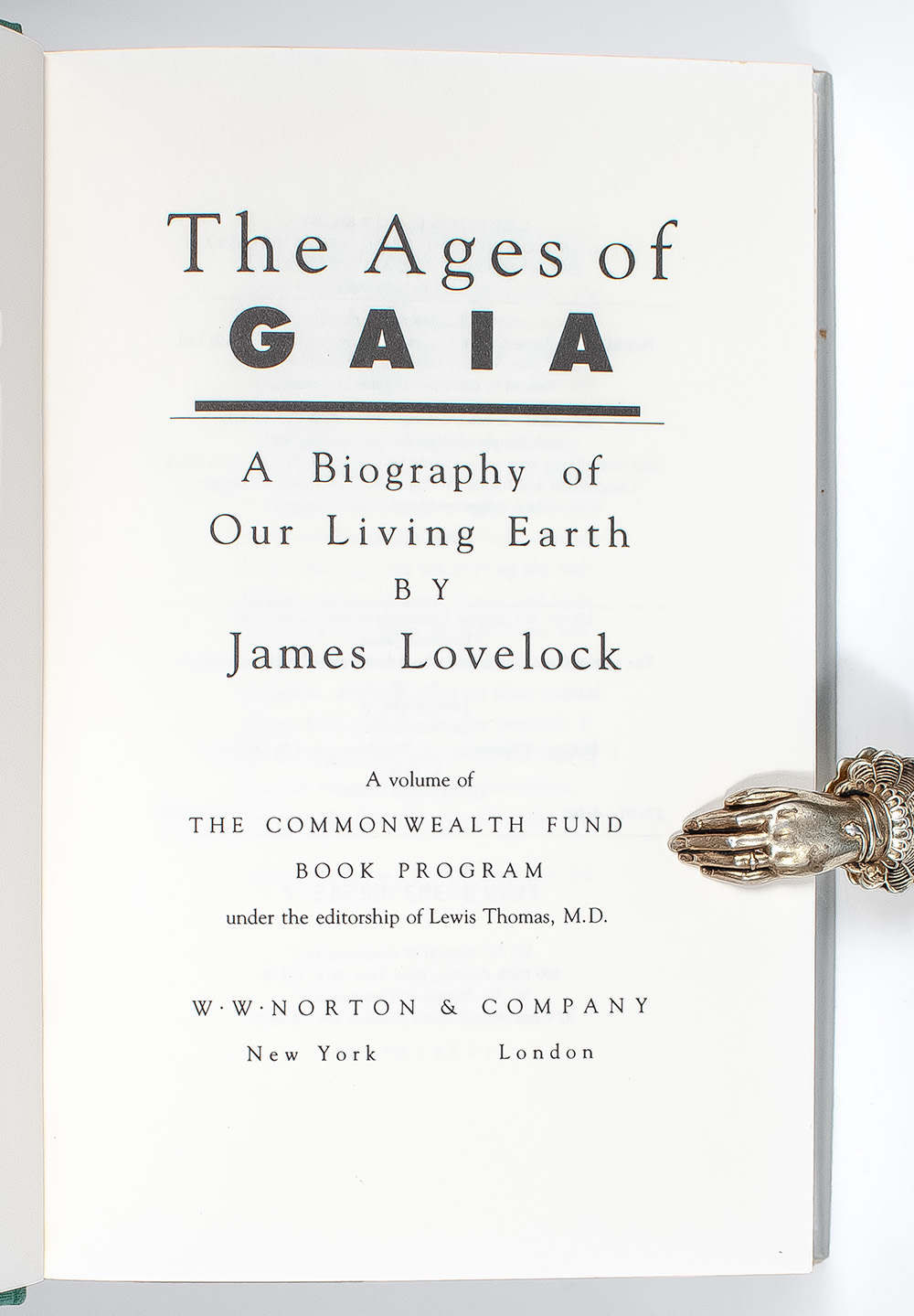 The Ages of Gaia: A Biography of Our Living Earth.