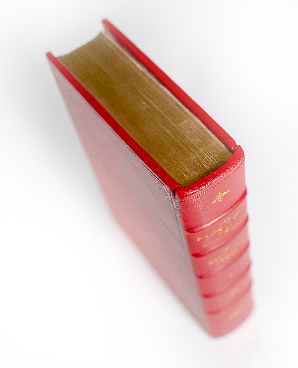 The Second World War: The Gathering Storm; Their Finest Hour; The Grand Alliance; The Hinge of Fate; Closing the Ring; Triumph and Tragedy.