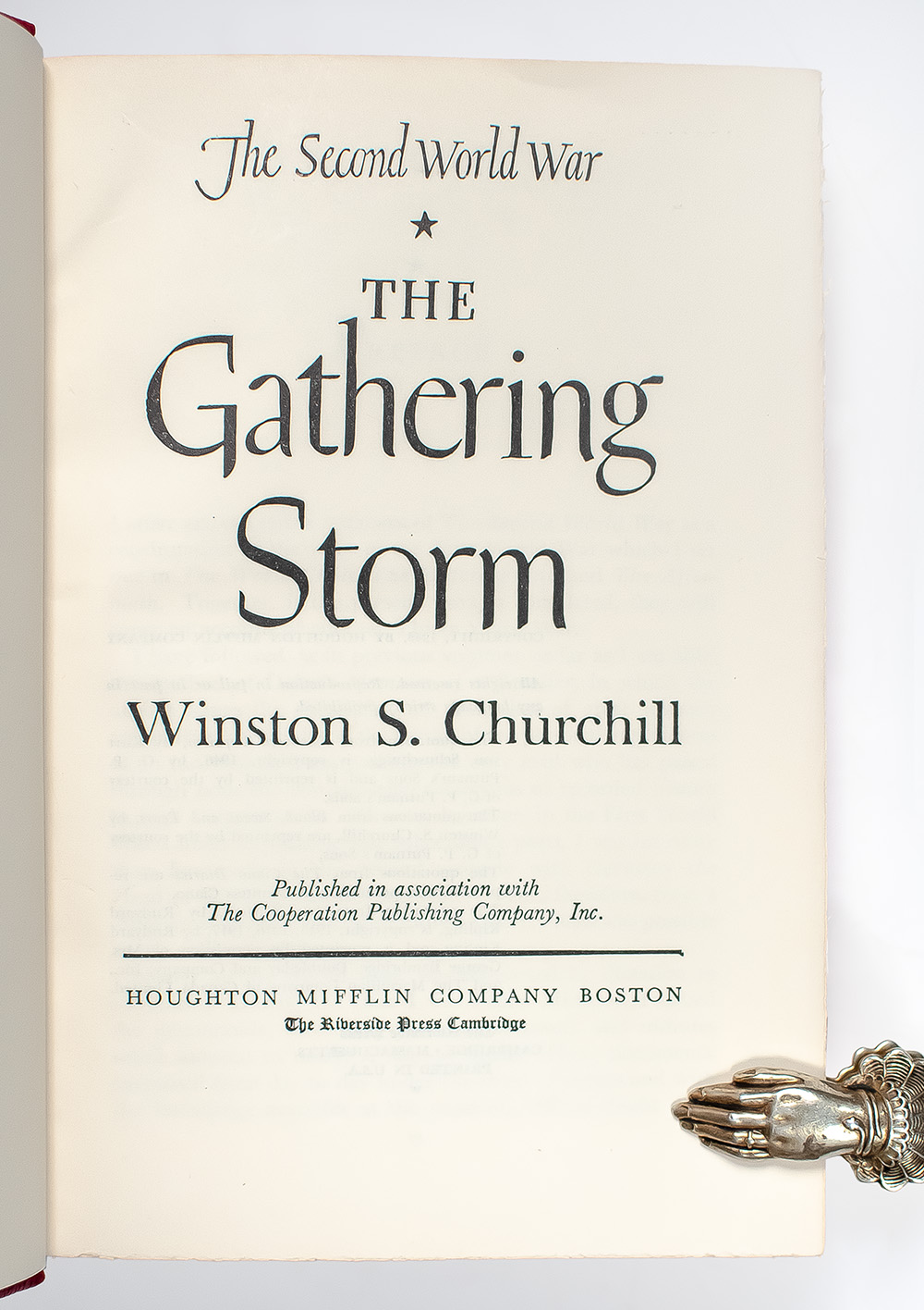 The Second World War: The Gathering Storm; Their Finest Hour; The Grand Alliance; The Hinge of Fate; Closing the Ring; Triumph and Tragedy.