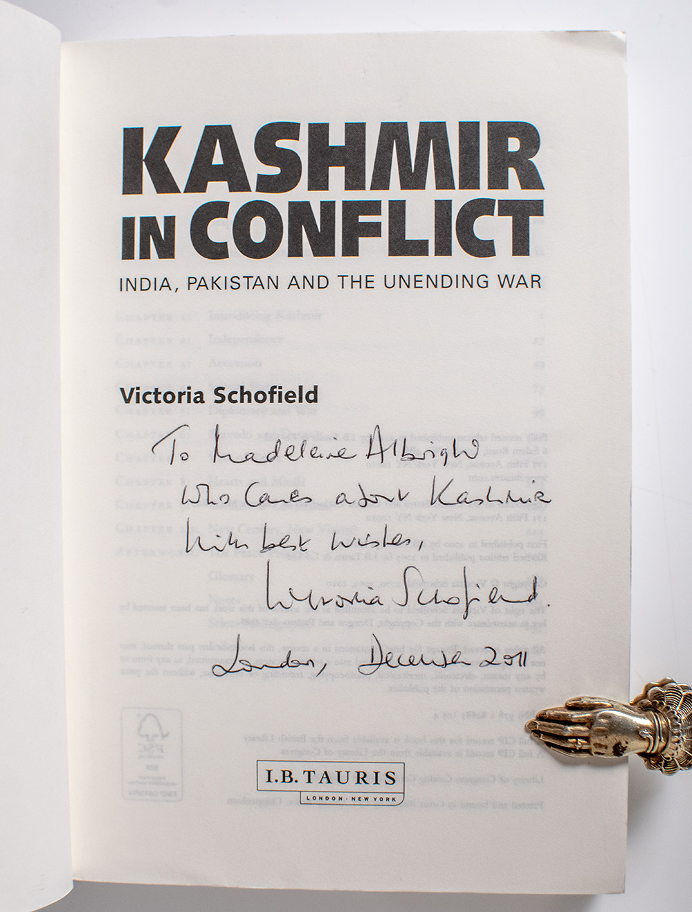 Kashmir In Conflict: India, Pakistan and the Unending War.