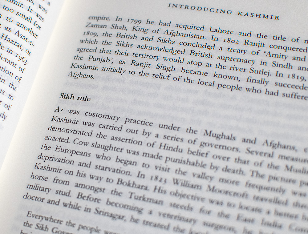 Kashmir In Conflict: India, Pakistan and the Unending War.