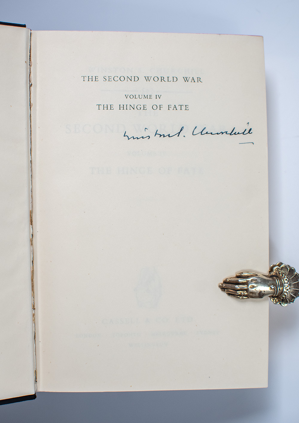The Second World War: The Gathering Storm; Their Finest Hour; The Grand Alliance; The Hinge of Fate; Closing the Ring; Triumph and Tragedy.