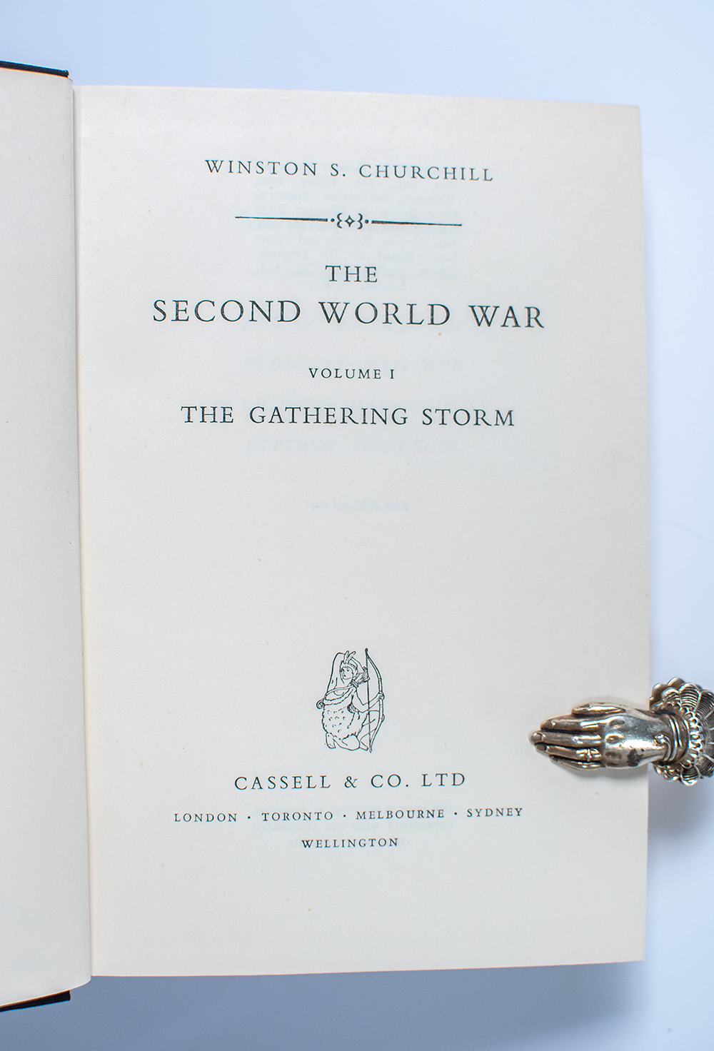 The Second World War: The Gathering Storm; Their Finest Hour; The Grand Alliance; The Hinge of Fate; Closing the Ring; Triumph and Tragedy.
