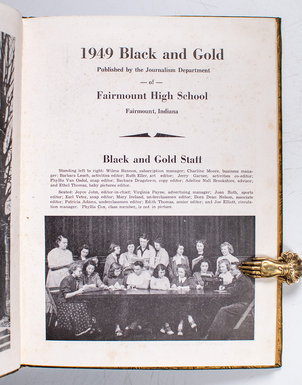 James Dean Signed 1949 Black and Gold Fairmount High School Yearbook.