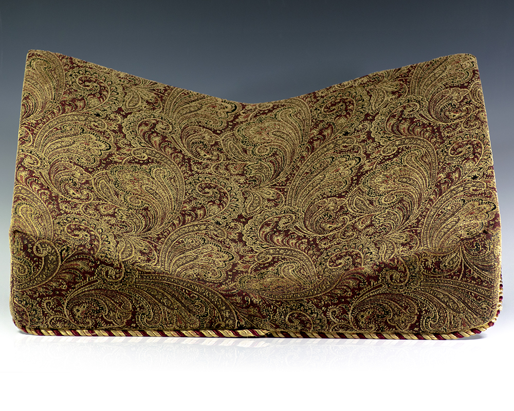 Quarto Book Display Cradle.