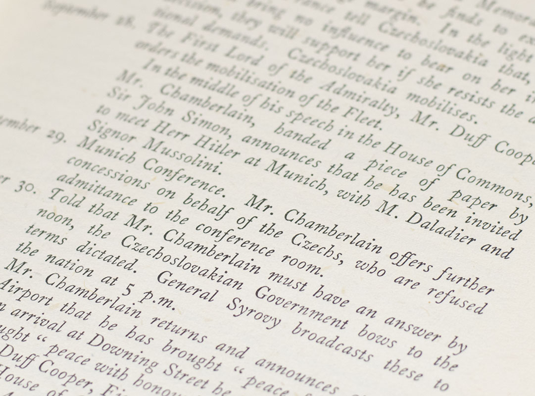 Winston Churchill's War Speeches: Into Battle, The Unrelenting Struggle, The End of the Beginning, Onwards to Victory, The Dawn of Liberation, Victory, Secret Session Speeches. Copy