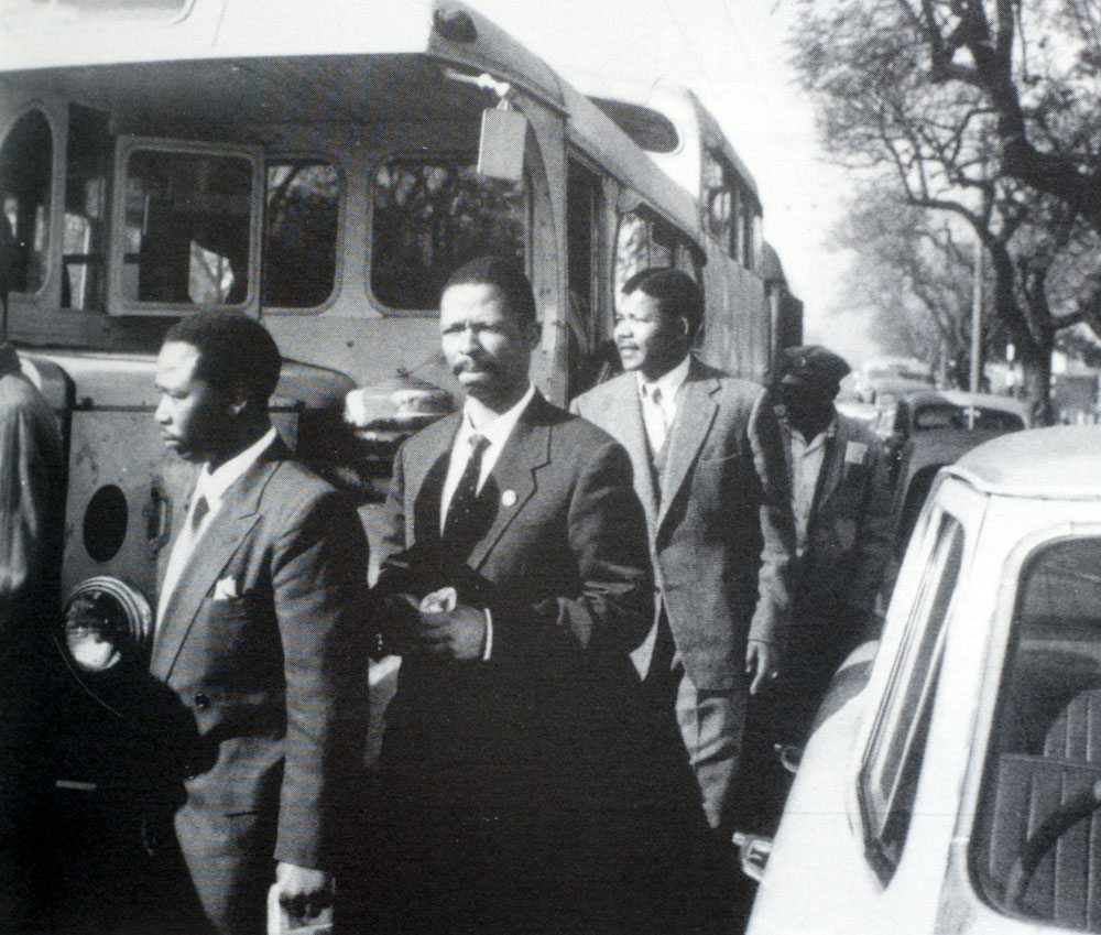 Long Walk To Freedom: The Autobiography of Nelson Mandela. - Image 4