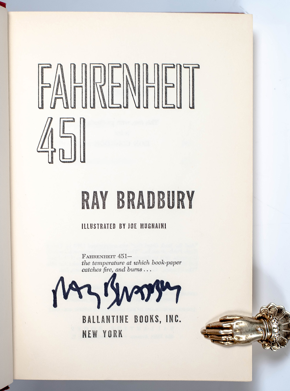Fahrenheit 451.
