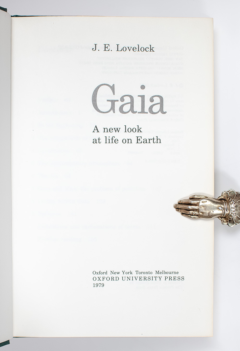 Gaia: A New Look At Life on Earth.