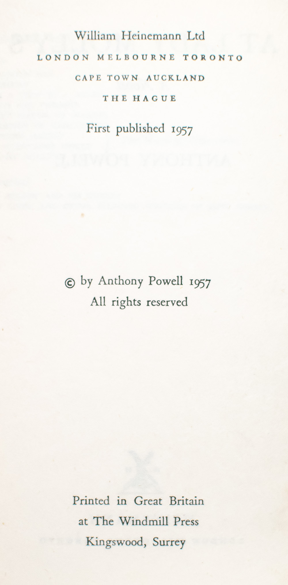 A Dance to the Music of Time: A Question of Upbringing; A Buyer's Market; The Acceptance World; At Lady Molly's; Casanova's Chinese Restaurant; The Kindly Ones; The Valley of Bones; The Soldier's Art; The Military Philosophers; Books do Furnish a Room; Temporary Kings; Hearing Secret Harmonies.