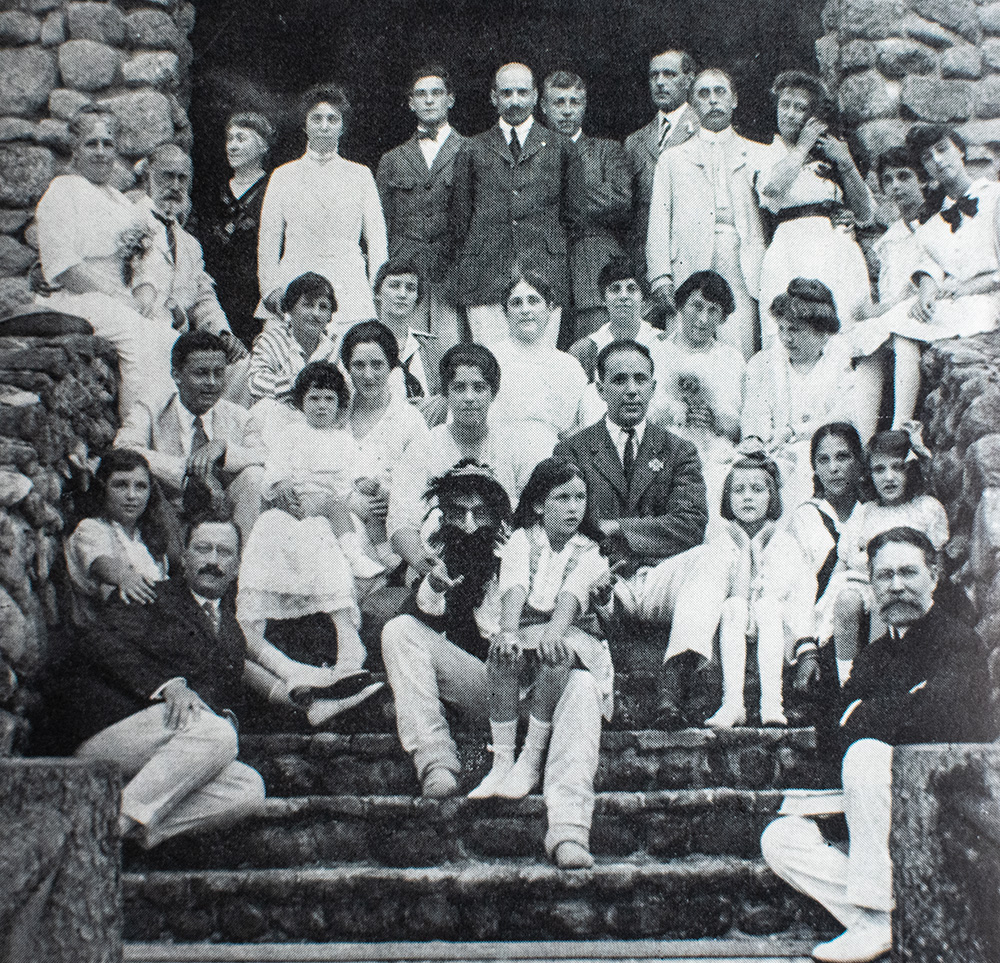 Our Crowd: The Great Jewish Families of New York.