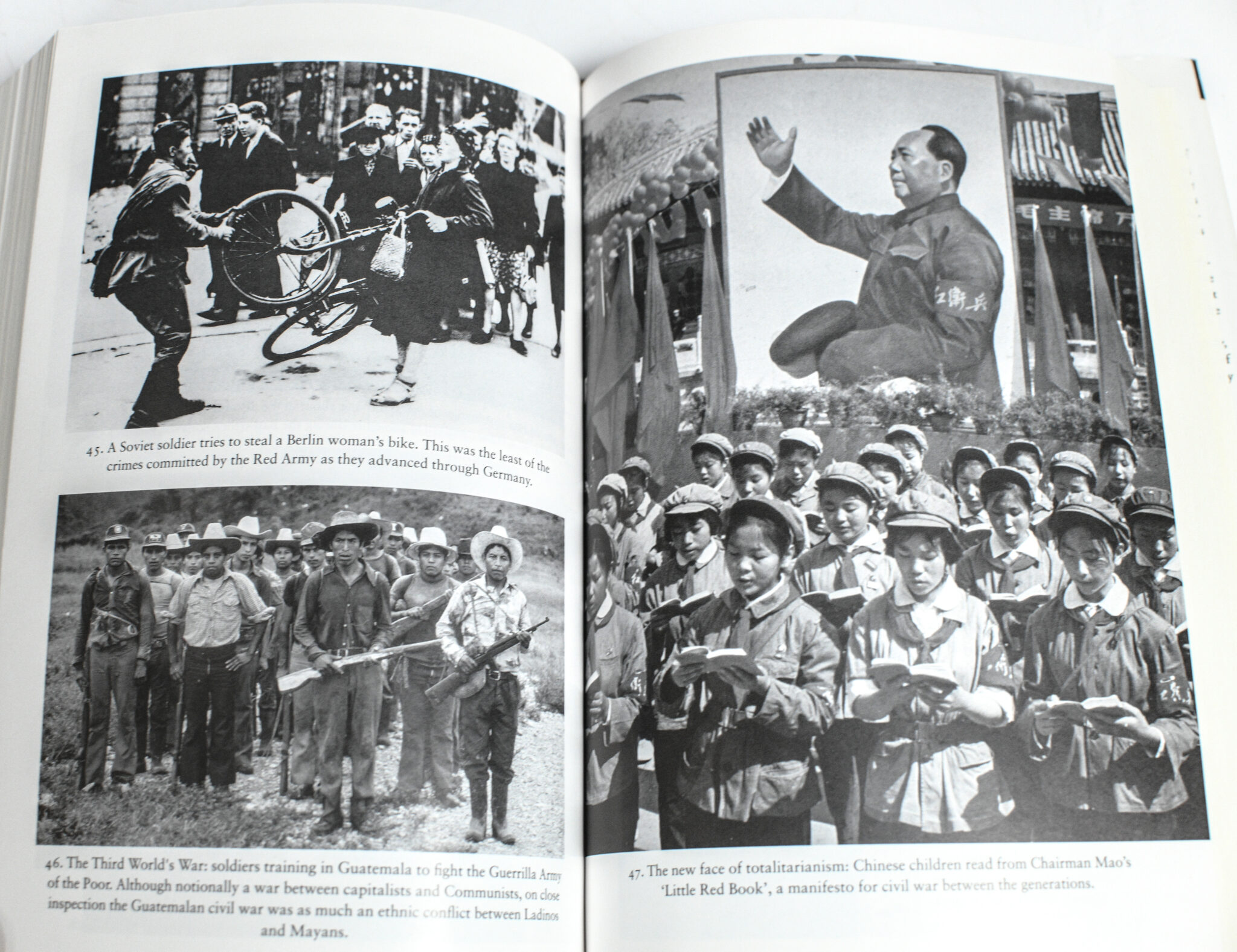 The War of the World: Twentieth-Century Conflict and the Descent of the West.