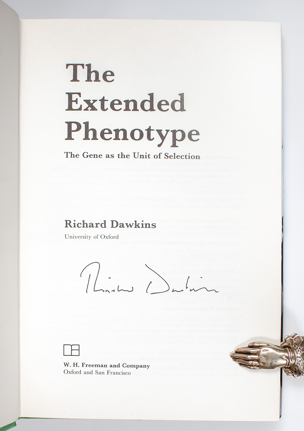 The Extended Phenotype: The Gene as the Unit of Selection.