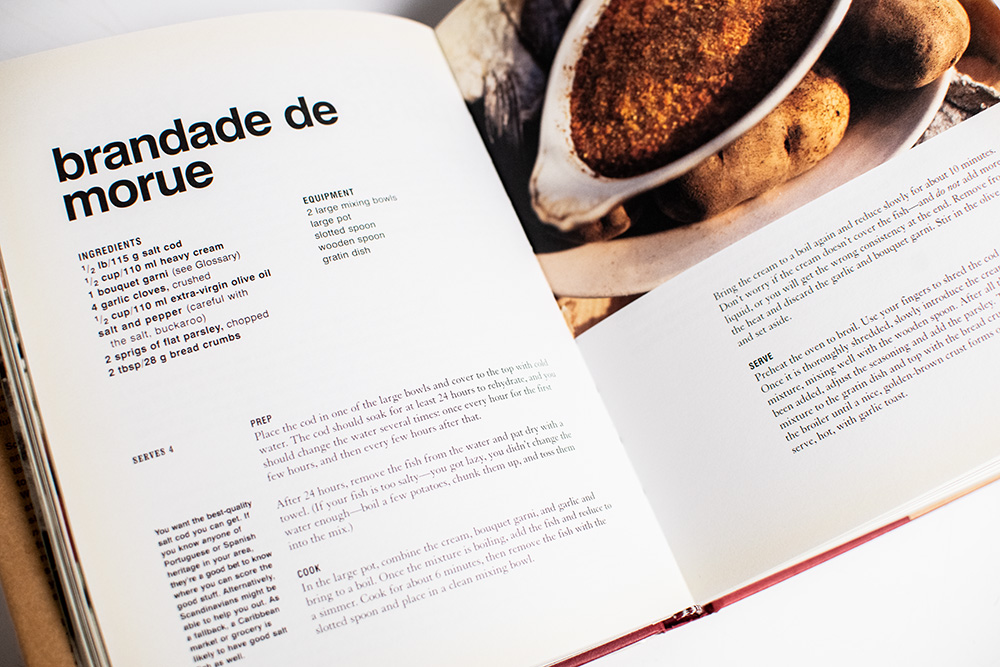 Anthony Bourdain's Les Halles Cookbook: Strategies, Recipes, and Techniques of Classic Bistro Cooking.