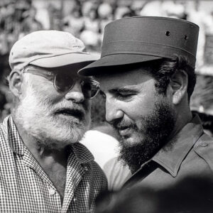 Con Hemingway. [Fidel Castro with Ernest Hemingway].