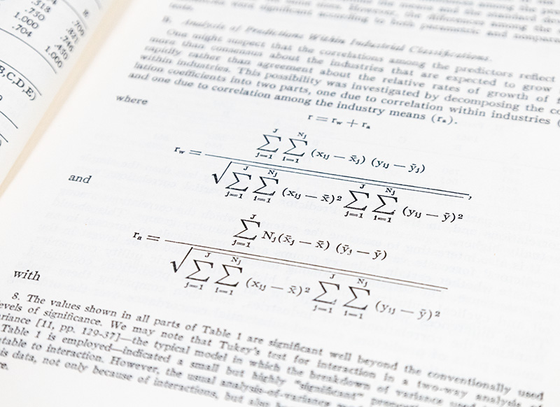 The Journal of Finance: The Consensus and Accuracy of Some Predictions of the Growth of Corporate Earnings.