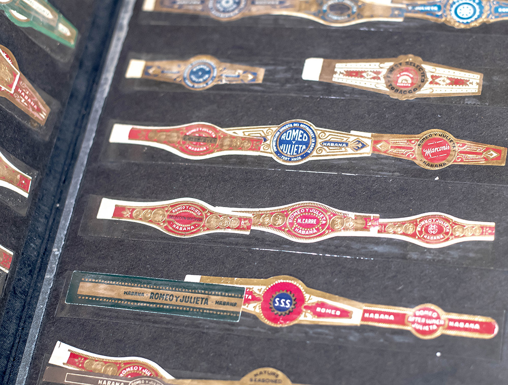 Rare Cuban Cigar Band Collection Folio.